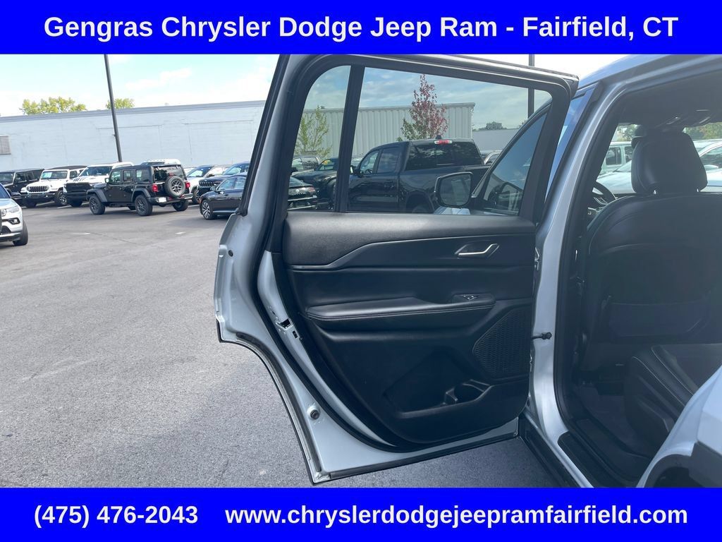 Used 2023 Jeep Grand Cherokee L Altitude AWD/4WD image 42