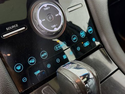 Used 2013 Ford Taurus SHO image 19