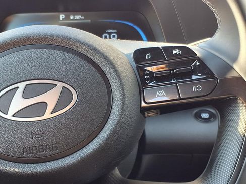Used 2025 Hyundai Elantra Sport FWD image 16