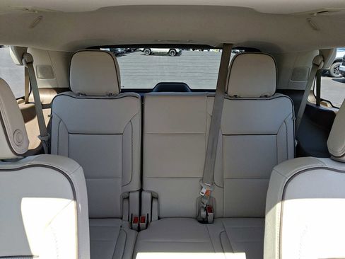 Certified 2021 GMC Yukon Denali w/ Denali Premium Package AWD/4WD image 11