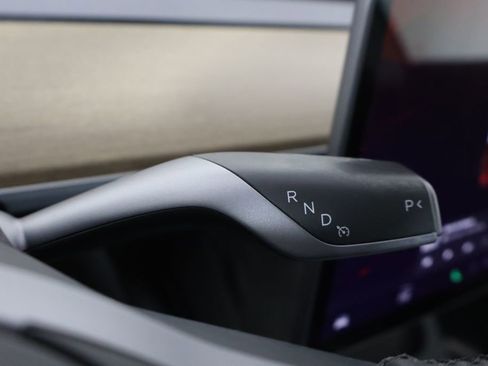 Used 2023 Tesla Model 3 Standard Range image 11