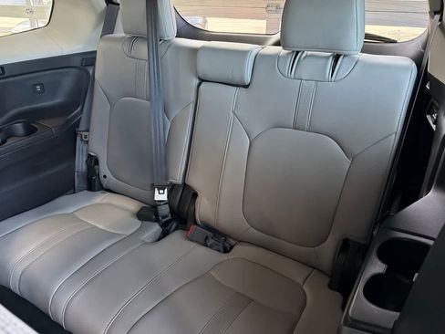 Used 2024 Honda Pilot EX-L image 17