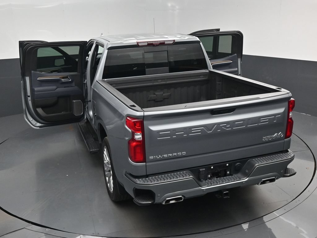 Used 2025 Chevrolet Silverado 1500 High Country w/ Technology Package AWD/4WD image 30
