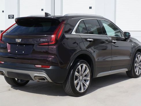 Used 2020 Cadillac XT4 Premium Luxury w/ Technology Package FWD image 11