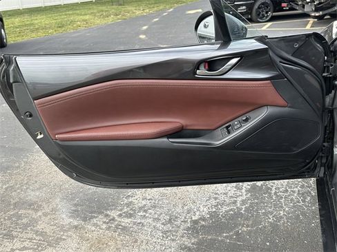 Used 2019 MAZDA MX-5 Miata RF Grand Touring image 32