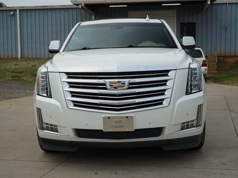 Used 2019 Cadillac Escalade Platinum image 10