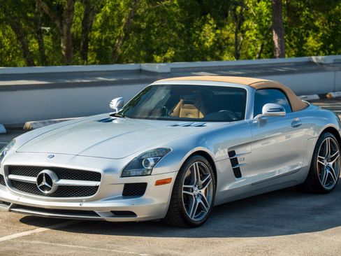 Used 2012 Mercedes-Benz SLS AMG Roadster image 5