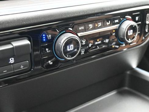 Used 2024 Chevrolet Silverado 2500 High Country w/ High Country Premium Package AWD/4WD image 32
