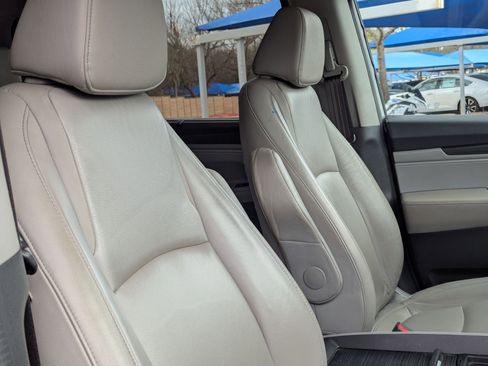 Used 2024 Honda Odyssey EX-L image 25