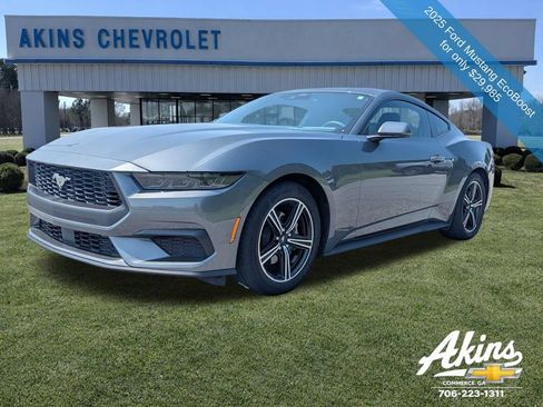 Used 2025 Ford Mustang Coupe RWD image 7