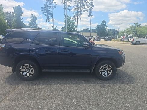 Used 2018 Toyota 4Runner TRD Off-Road Premium AWD/4WD image 4