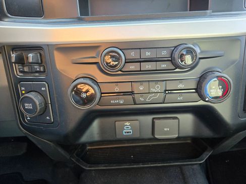 Used 2024 Ford F350 XLT w/ 360-Degree Camera Package image 20