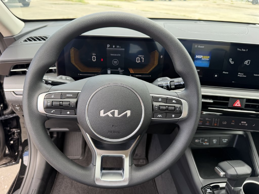 New 2026 Kia K5 LXS FWD image 33