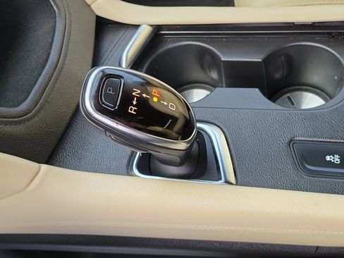 Used 2018 Cadillac XT5 FWD image 29