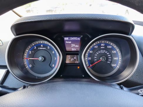 Used 2016 Hyundai Elantra GT FWD image 13