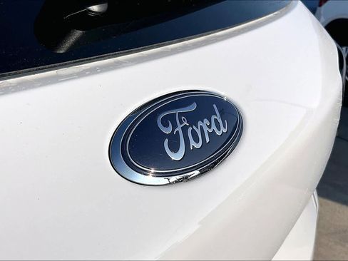 Used 2021 Ford Escape SE image 29