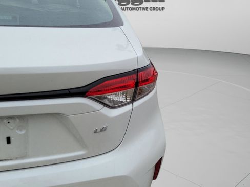 Used 2025 Toyota Corolla LE image 18