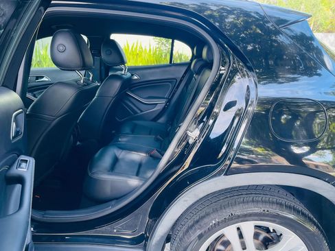 Used 2020 Mercedes-Benz GLA 250 w/ Convenience Package image 10