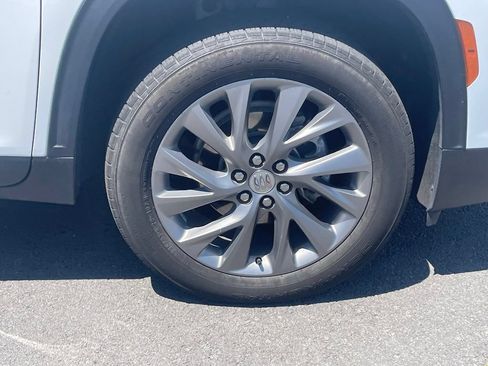 Used 2025 Buick Enclave Preferred FWD image 31