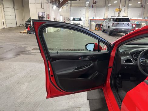 Used 2018 Chevrolet Cruze LS FWD image 20