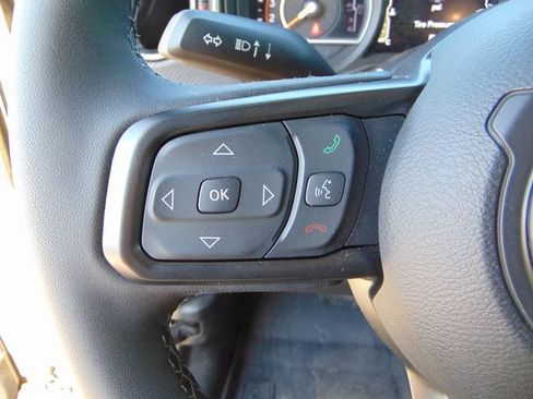 Used 2025 Jeep Wrangler Unlimited Rubicon image 18