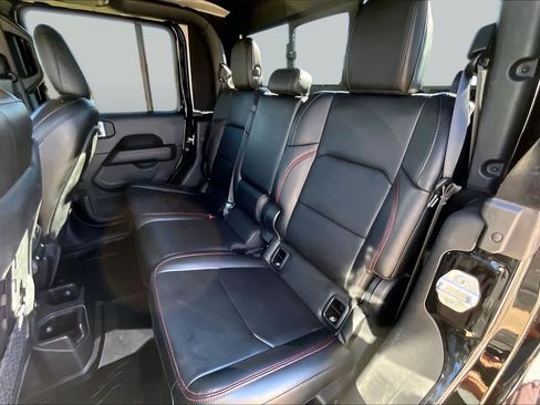 Used 2020 Jeep Gladiator Rubicon AWD/4WD image 20