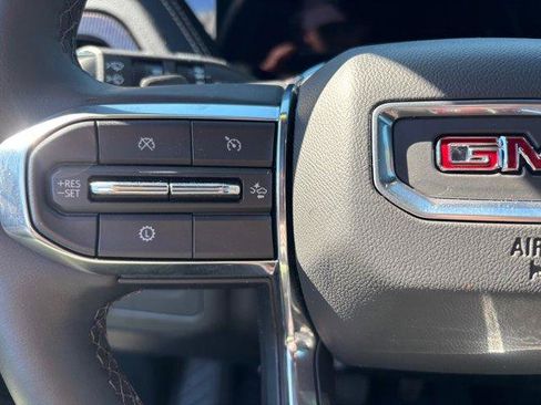 Used 2025 GMC Yukon Elevation image 13