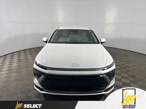 Used 2025 Hyundai Sonata SEL AWD/4WD image 2