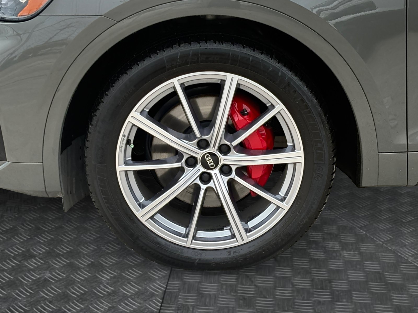 Used 2024 Audi Q5 e Premium Plus AWD/4WD image 9
