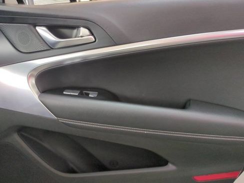Used 2025 Genesis G70 2.5T RWD image 29