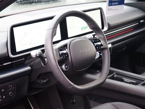 Used 2023 Hyundai Ioniq 6 Limited image 14