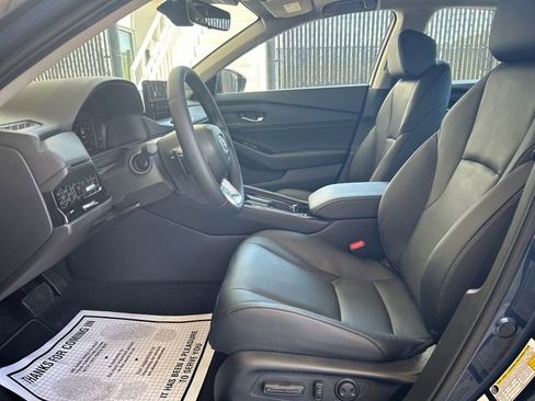 Used 2025 Honda Accord Touring image 9