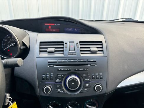 Used 2012 MAZDA MAZDA3 i Grand Touring w/ Tech Pkg image 23
