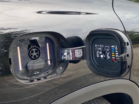 Used 2023 Mercedes-Benz EQS 450+ SUV image 10