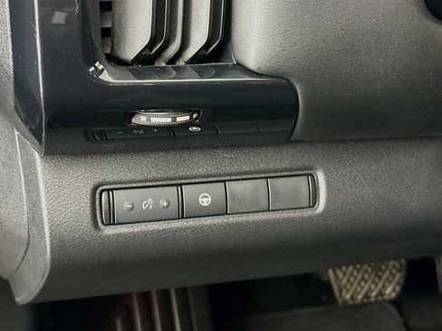 Used 2023 Nissan Pathfinder SV image 17