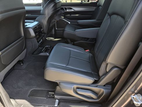 New 2026 Jeep Grand Wagoneer 4WD image 20