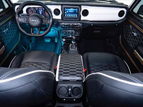 Used 1988 Jeep Grand Wagoneer image 2