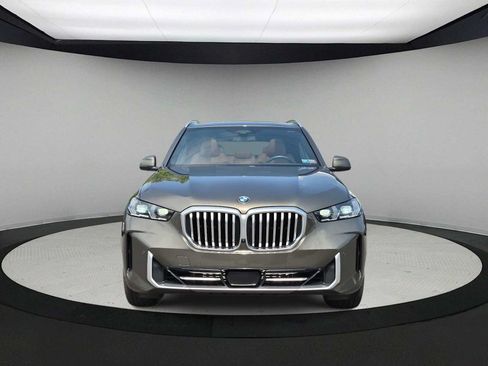 Used 2024 BMW X5 xDrive40i w/ Premium Package AWD/4WD image 3