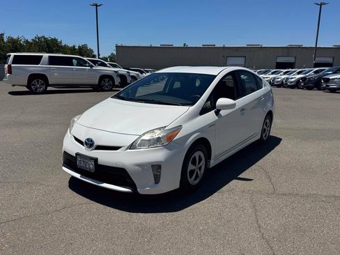 Used 2014 Toyota Prius Two FWD image 5