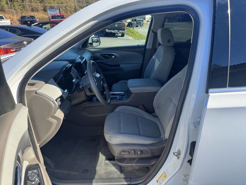 Used 2018 Chevrolet Traverse LT image 16