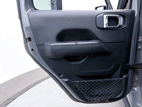 Used 2020 Jeep Wrangler Unlimited Sahara AWD/4WD image 23