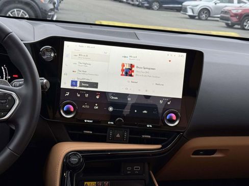 Used 2025 Lexus NX 350 AWD w/ Premium Package image 10