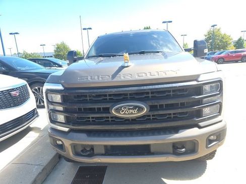 Used 2023 Ford F250 Lariat w/ Lariat Ultimate Package AWD/4WD image 2