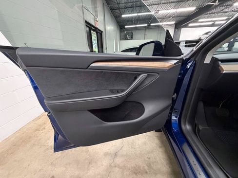 Used 2023 Tesla Model Y Long Range AWD/4WD image 19