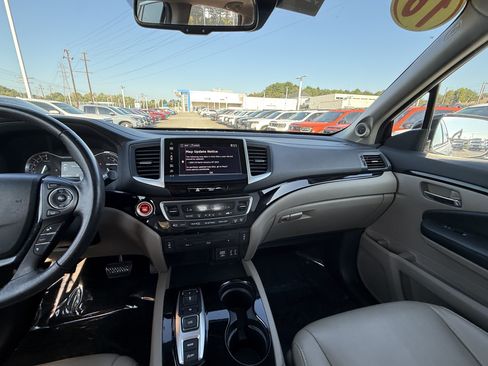 Used 2016 Honda Pilot Touring image 30