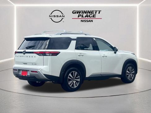 Used 2023 Nissan Pathfinder SL AWD/4WD image 25