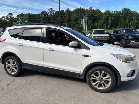 Used 2018 Ford Escape SEL FWD image 9