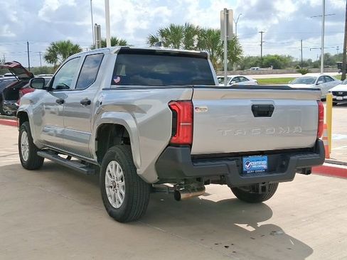 Used 2025 Toyota Tacoma SR image 4