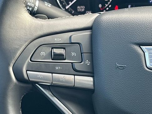 Used 2025 Cadillac XT6 Luxury image 8