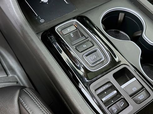 Certified 2023 Honda Pilot Touring image 22